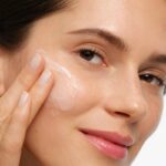 کرم ضدپیری ایج ریوایو لایت اپتیمالز (47682)Opt Optimals Age Revive Light Cream - Image 3